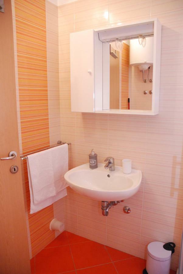 Apartmani Radin Rosini Exterior photo