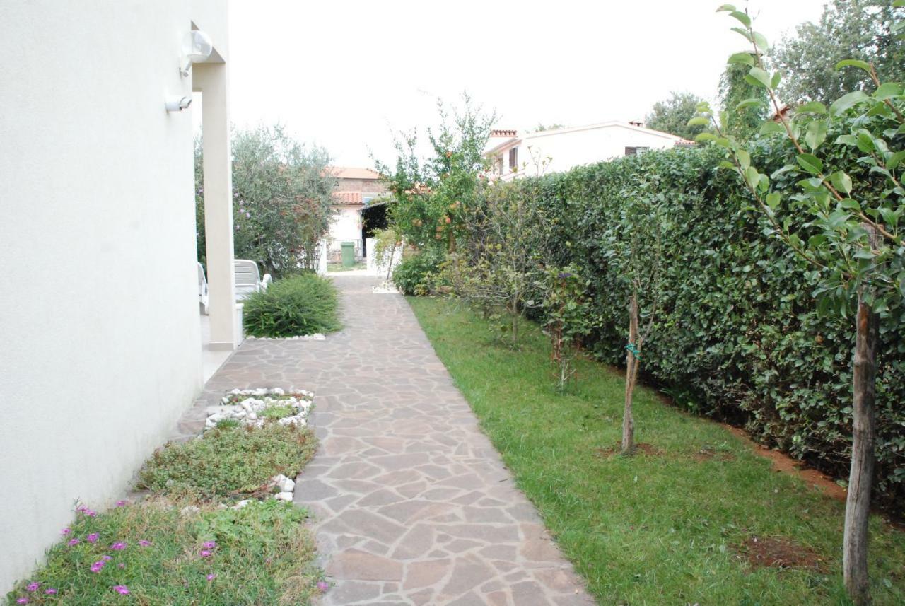 Apartmani Radin Rosini Exterior photo