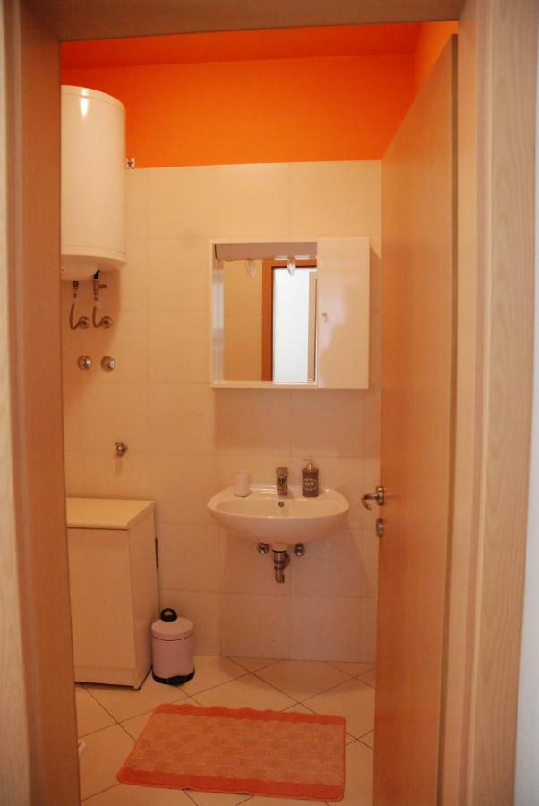 Apartmani Radin Rosini Exterior photo