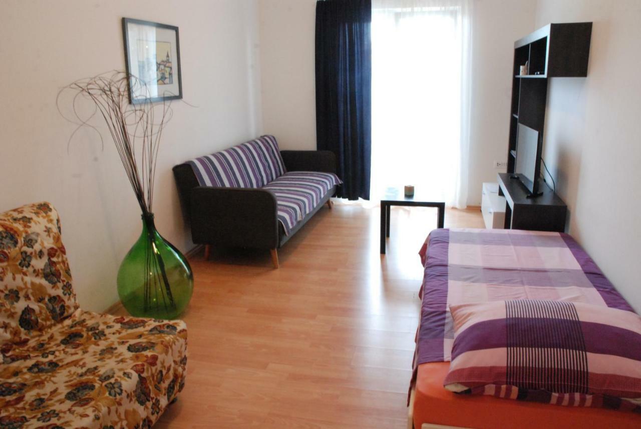 Apartmani Radin Rosini Exterior photo
