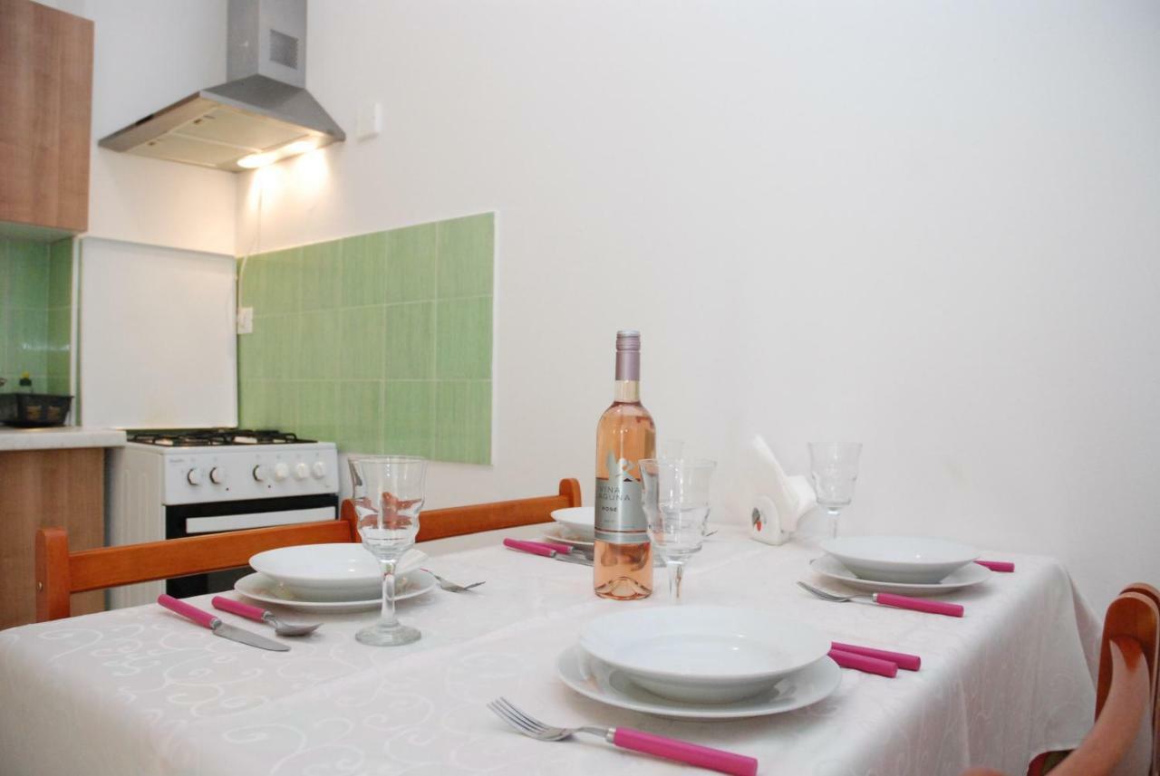 Apartmani Radin Rosini Exterior photo