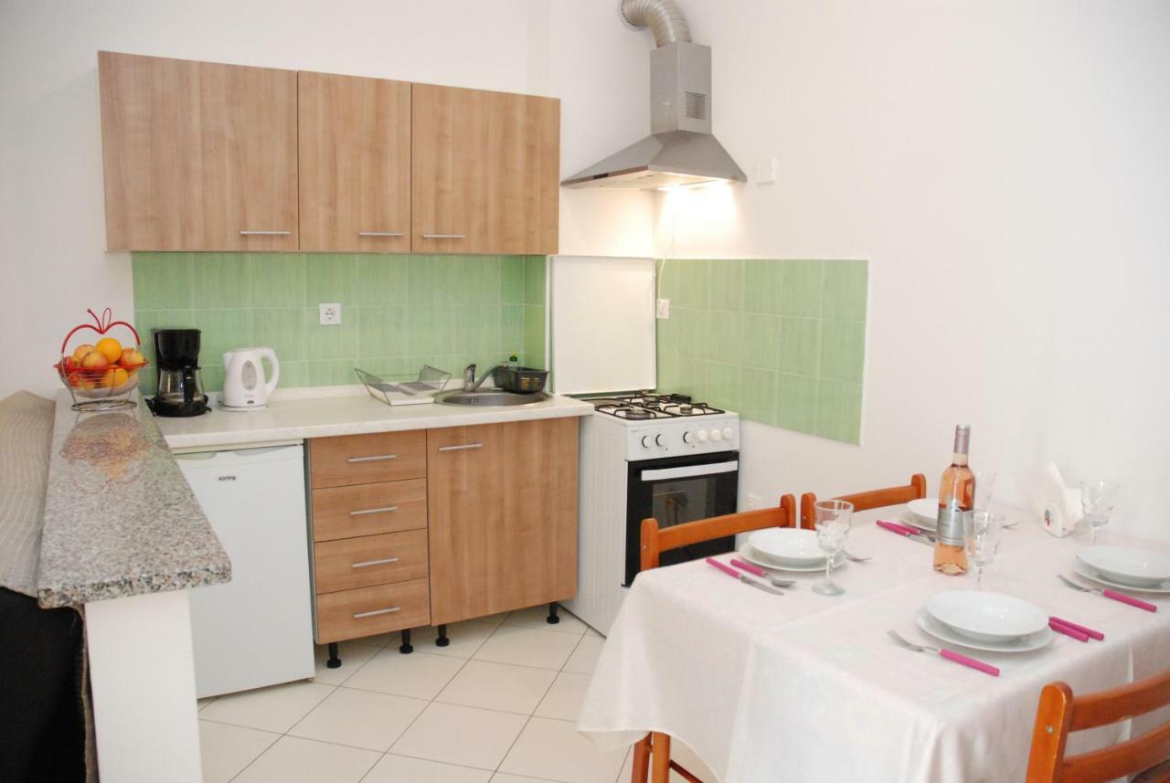 Apartmani Radin Rosini Exterior photo