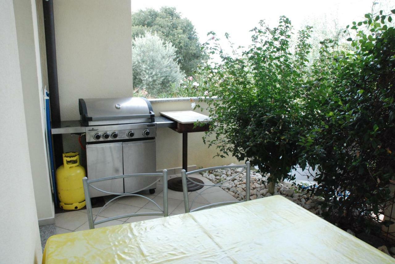 Apartmani Radin Rosini Exterior photo