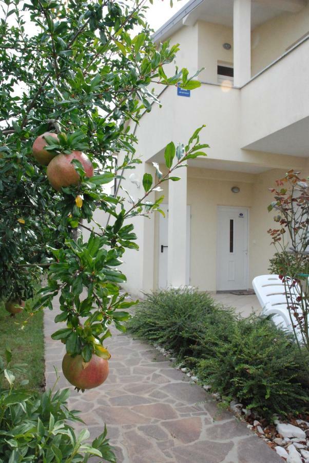 Apartmani Radin Rosini Exterior photo